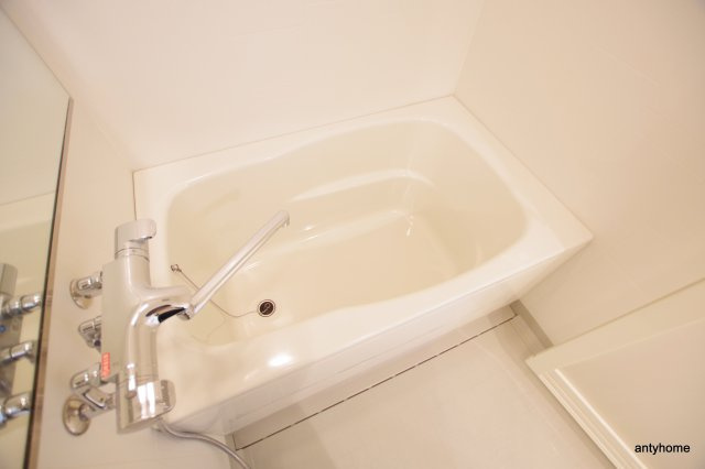 デュオン新大阪レジデンス　仲介手数料無料の浴室