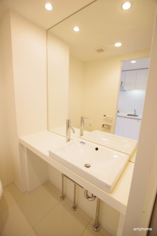 デュオン新大阪レジデンス　仲介手数料無料の洗面所