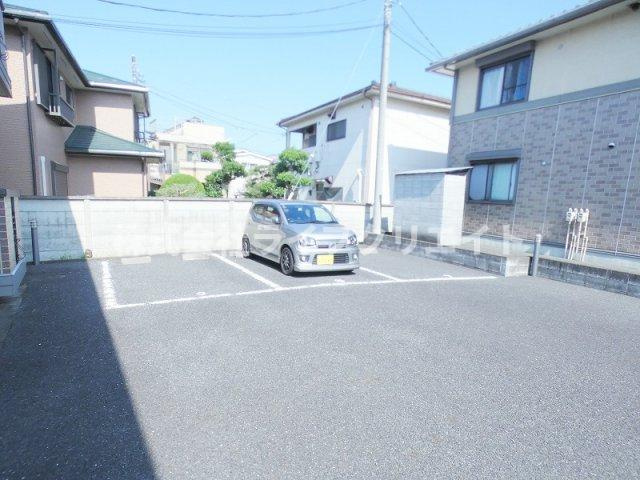 グラシアスナガヌマⅡの駐車場