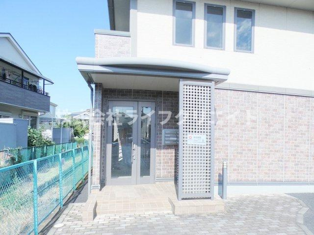 グラシアスナガヌマⅡのエントランス