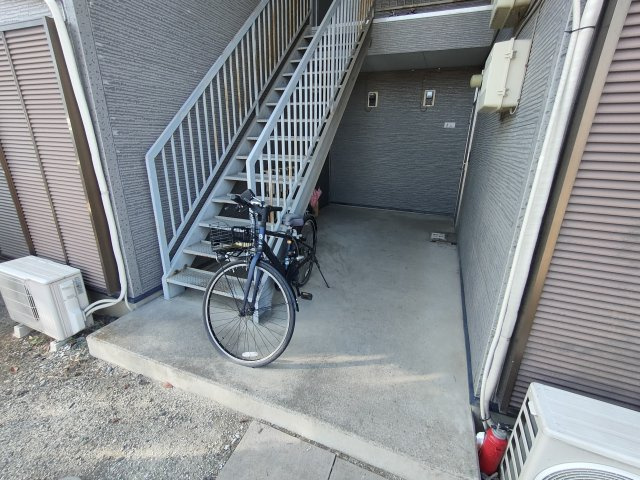 サンハイツ田中Ⅲのエントランス|落ち着いたエントランスです