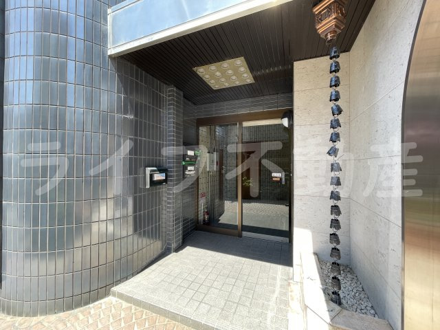 ラフォーレ大蓮のエントランス|清潔なエントランスです