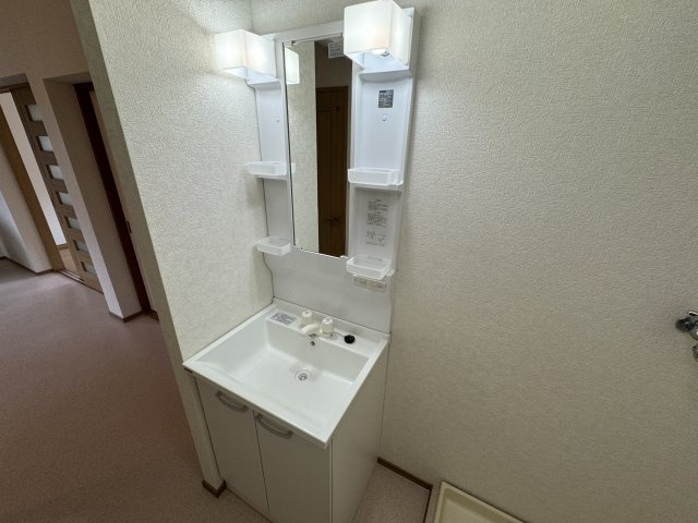 ソワサント成田Cの独立洗面台|洗面化粧台