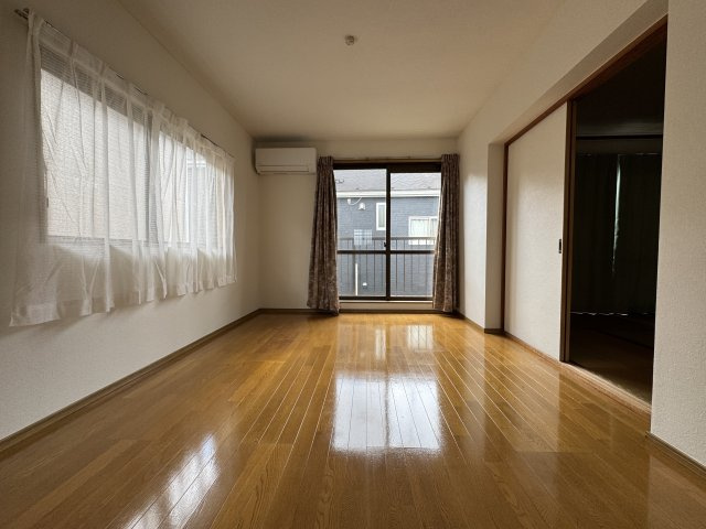 ソワサント成田Cの子供部屋|洋室