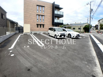 【駐車場】 | Ｇｒａｎ　Ｒｅｉｒ | 駐車場があるので、車を買う予定の方も安心です