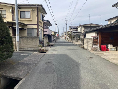 【前面道路含む現地写真】 | 山形市西田中古住宅【A棟】 | 前面道路