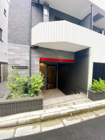 目黒区中央町ＹＫマンションのエントランス