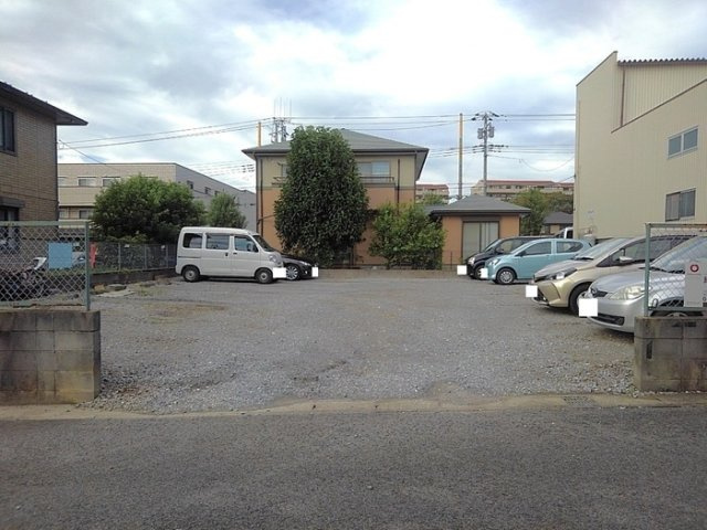 パレスエビハラの駐車場