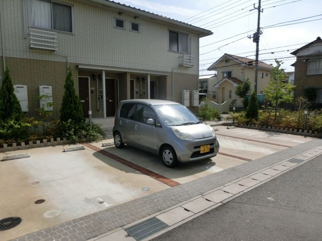 パストラルの駐車場