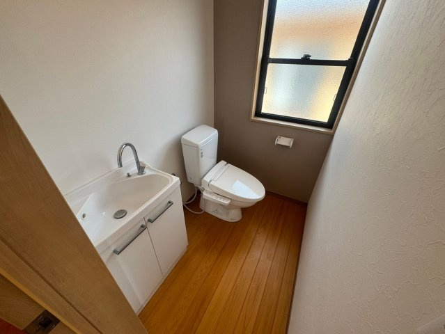 城島町青木島　中古平屋のトイレ