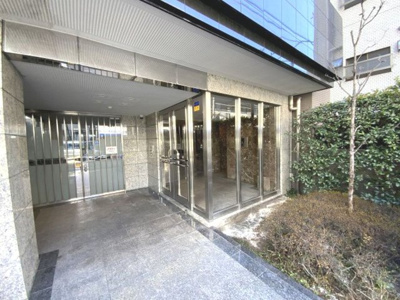 【エントランス】 | パレステュディオ西新宿　　13767 | きれいに整備されたエントランスです(^^)/