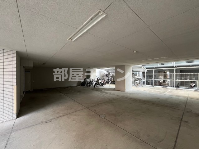 ヴェーラ カーサ ウルバーナの駐車場