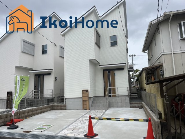 神戸市西区竹の台４丁目　A号地　新築戸建の外観|●年中無休：見学時間9:00～20:00・当日予約可●敷地内には普通車2台駐車することができます。小型車を含めると3台駐車することも可能です。