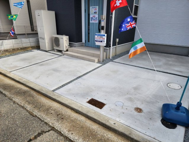 神戸市第9西区伊川谷町潤和　新築戸建の駐車場|駐車場はL字2台になります。普通車2台可能です。外部散水栓もございます。洗車など大変便利でございます。