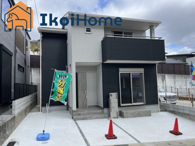 明石市大久保町谷八木　新築戸建の駐車場|～ご見学に関して～　平日や夜間でもご案内は可能です。お仕事の形態が多様化しておりますので、決まったお時間では中々身動きが取れないお客様も臨機応変に対応させて頂きます。