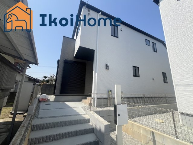 明石市大久保町高岡　6期　2号棟　新築戸建の外観|●資料・カタログのご請求無料●現地見学可能●駐車スペースにはお車を2台駐車することができます。前面道路は広く、車通りも少ないのでお車の入出庫もしやすいです。