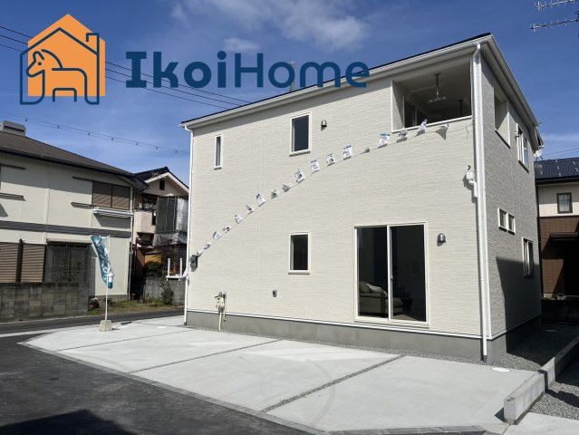 明石市魚住町長坂寺　第3　新築戸建　第1号棟のエントランス|●年中無休：見学時間9:00～20:00・当日予約可●弊社独自で毎月５組限定の「人気オプション３点パック」をご用意。カーポート・バルコニー・ウッドデッキを１５万円（税別）で取り付け。