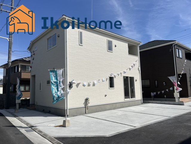 明石市魚住町長坂寺　第3　新築戸建　第1号棟の外観|●資料・カタログのご請求無料●現地見学可能●こちらは4区画あるうちの第1号棟になります。敷地内に並列4台お車を駐車することができます。また、スペースが広いので外作業がしたいという方にもお勧めです。