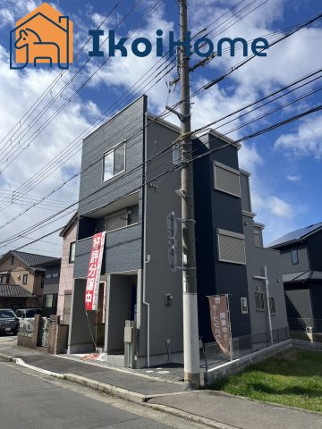 明石市二見町福里　新築戸建　の駐車場|●資料・カタログのご請求無料●現地見学可能●最寄り駅の土山駅までは徒歩16分と駅ちかで通勤や通学、お出かけの際に便利です。