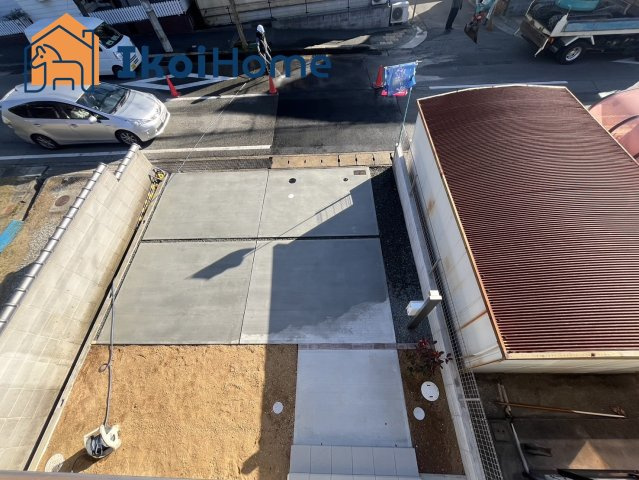 神戸市西区上新地2丁目　新築戸建の駐車場|●年中無休：見学時間9:00～20:00・当日予約可●敷地内には3～4台のお車を駐車することができます。土地面積も約38坪あり広々しています。