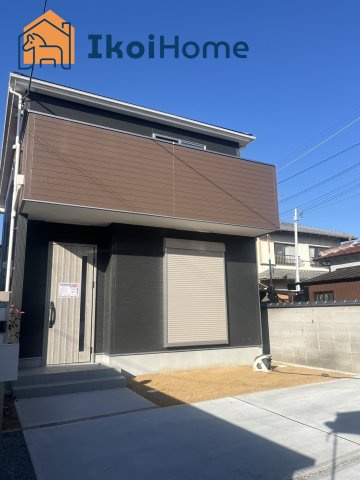神戸市西区上新地2丁目　新築戸建のエントランス|●年中無休：見学時間9:00～20:00・当日予約可●前面道路もかなりゆったりとしているので運転がしやすいです。