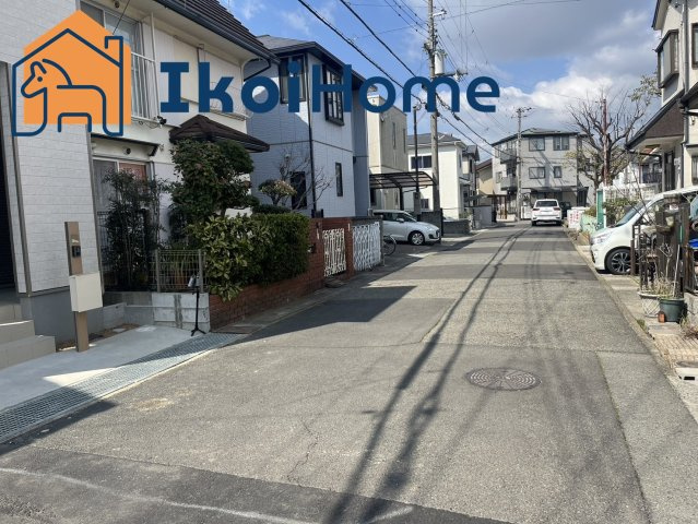 神戸市西区南別府4丁目　新築戸建の前面道路含む現地写真|～ご見学に関して～　平日や夜間でもご案内は可能です。お仕事の形態が多様化しておりますので、決まったお時間では中々身動きが取れないお客様も臨機応変に対応させて頂きます。