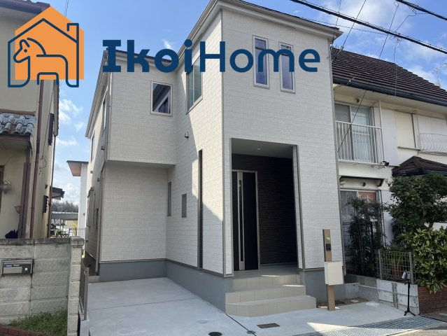 神戸市西区南別府4丁目　新築戸建の駐車場|●年中無休：見学時間9:00～20:00・当日予約可●弊社独自で毎月５組限定の「人気オプション３点パック」をご用意。カーポート・バルコニー・ウッドデッキを１５万円（税別）で取り付け。