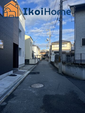 明石市魚住町西岡　新築戸建の前面道路含む現地写真|物件・当店の最寄り駅まで無料送迎サービスございます。買い物のついでに、用事のついでに、ちょっとした空き時間にも対応致します！最短、10分で指定場所までお迎えに向かいます！まずはお問い合わせください！