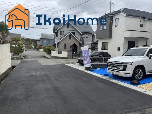 神戸市西区樫野台3丁目　新築戸建の前面道路含む現地写真|●年中無休：見学時間9:00～20:00・当日予約可●西区、垂水区、明石市初。弊社では契約前に新築戸建の住宅診断を無料で行っております。大きな買い物ですので石橋を叩いて渡ることをお勧めしております。