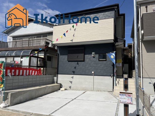 明石市魚住町金ヶ崎　新築戸建のエントランス|●年中無休：見学時間9:00～20:00・当日予約可●日当たりや通風も良好で、大型公園が近くにあるのでお子様がいらっしゃるご家族様にもお勧めです。