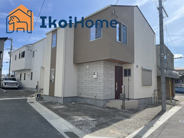 明石市魚住町清水　新築戸建　全4区画　2号地の外観|●資料・カタログのご請求無料●現地見学可能●4区画分譲販売のうち、第2号地になります。敷地内には普通車1台を駐車することができます。そのほか、バイクや自転車を置く場所があります。