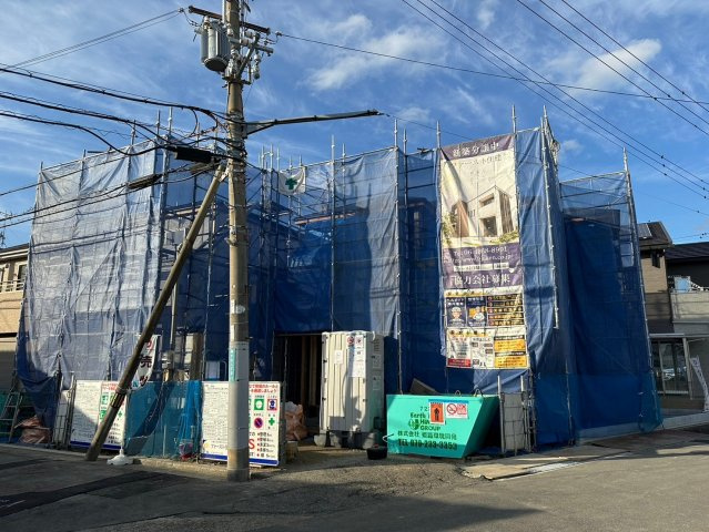 明石市藤が丘2丁目　第1号地　新築戸建の外観|●年中無休：見学時間9:00～20:00・当日予約可●現在建設中の新築戸建てになります。2棟販売のうちこちらは第1号地になります。敷地面積は約31坪あり、3880万円になります。