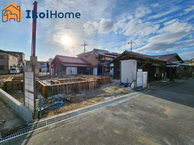 明石市二見町西二見　新築戸建の外観|●年中無休：見学時間9:00～20:00・当日予約可●現在建築中のため内部の写真はありません。最寄り駅の西二見からは徒歩14分の立地で、徒歩10分圏内に幼稚園や小学校、中学校があります。