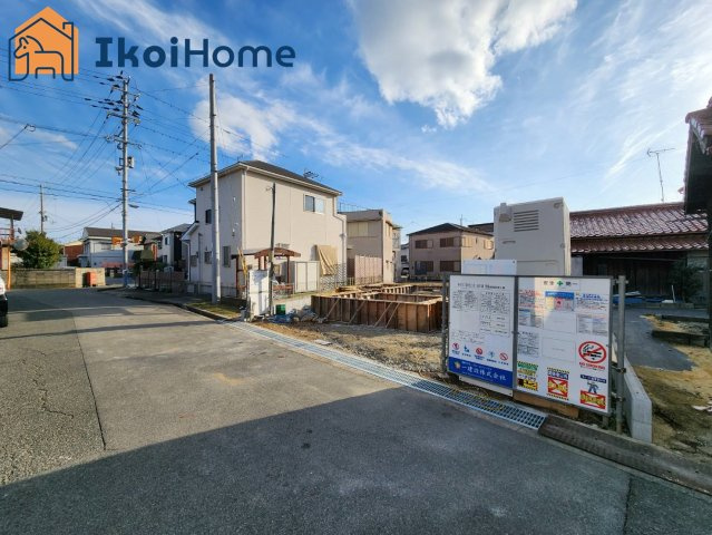 明石市二見町西二見　新築戸建のエントランス|●年中無休：見学時間9:00～20:00・当日予約可●４ＬＤＫの空間は広々としており、お部屋数があるため子供部屋や夫婦の寝室、お仕事部屋などに空間を分けることができます。
