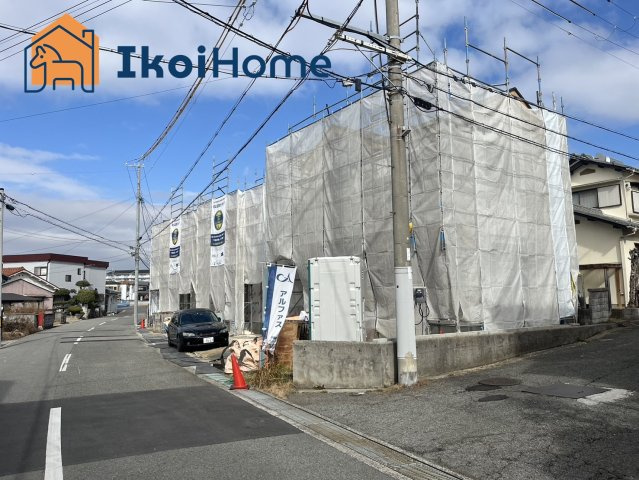 明石市魚住町西岡　D号棟　新築戸建の外観|●年中無休：見学時間9:00～20:00・当日予約可●４区画あるうちの、D号棟になります。敷地内にはお車３台駐車することができます。山陽魚住駅までは徒歩８分、東二見駅までは徒歩１２分となっています。