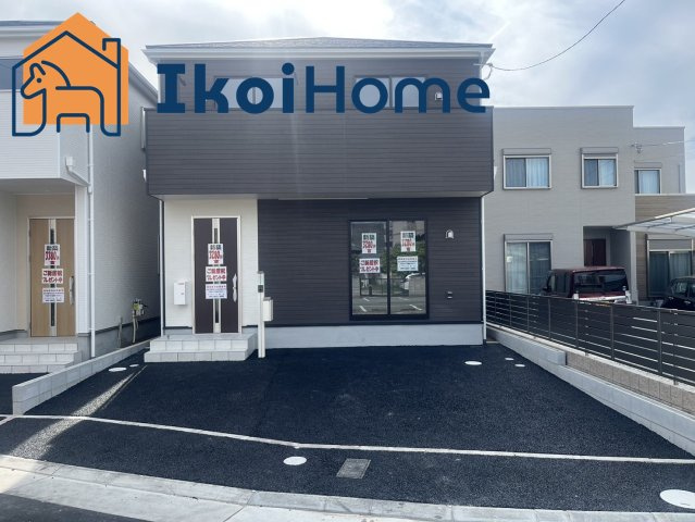 明石市二見町東二見第８　新築戸建　１号棟の外観|二見小学校まで徒歩3分、周辺の交通量も少ない立地でお子様も安心です。駐車場も並列3台可能です。