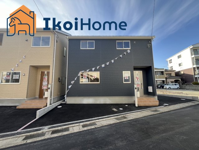 明石市二見町東二見　第7　新築戸建　第1号棟の外観|●資料・カタログのご請求無料●現地見学可能●敷地内には並列2台普通車を駐車できます。角地で前面道路は広く、入出庫しやすいです。また、日当たりも通風も良好です。