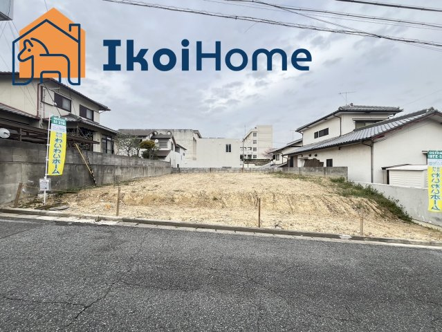 明石市大久保町高丘7丁目　新築戸建　2号地の駐車場|●年中無休：見学時間9:00～20:00・当日予約可●弊社独自で毎月５組限定の「人気オプション３点パック」をご用意。カーポート・バルコニー・ウッドデッキを１万円（税別）で取り付け。