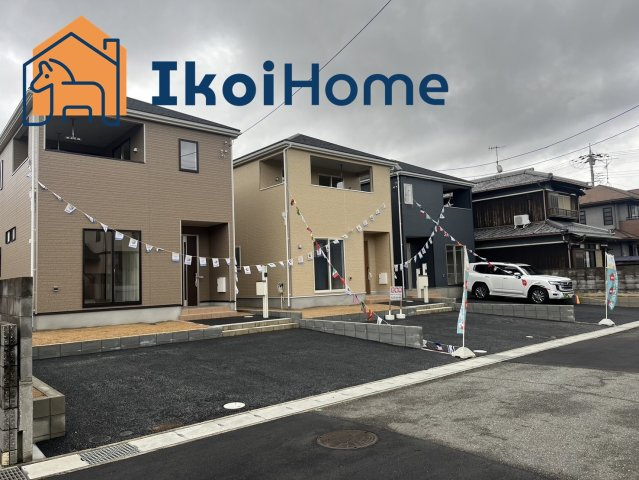 神戸市西区宮下2丁目　新築戸建　2号棟の前面道路含む現地写真|●資料・カタログのご請求無料●現地見学可能●前面道路も広く車の入出庫もしやすいです。

