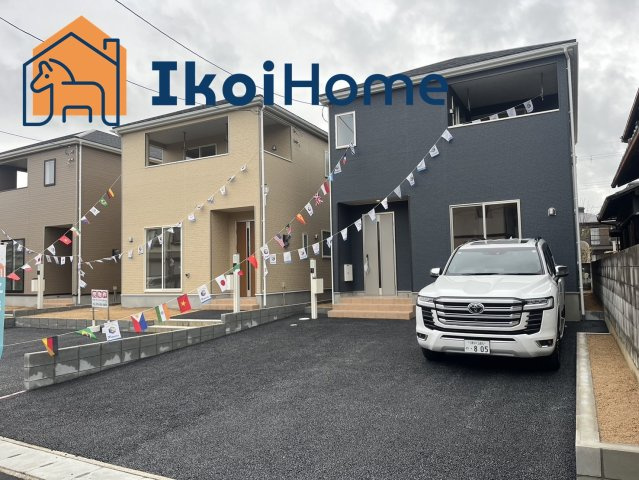 神戸市西区宮下2丁目　新築戸建　3号棟の駐車場|●資料・カタログのご請求無料●現地見学可能●なんと駐車スペースにはお車6台駐車可能です。ここまでの広さがあるのは非常に珍しく人気が高いです。駐車スペースが広いため外での作業もしやすく便利です。