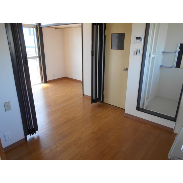 本巣市仏生寺のアパートの居間・リビング|LDK