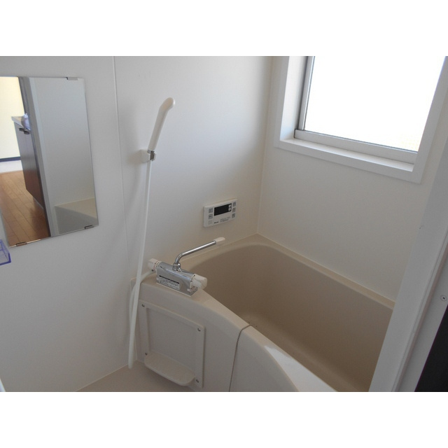 本巣市仏生寺のアパートの浴室