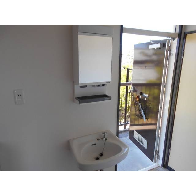 本巣市仏生寺のアパートの洗面所