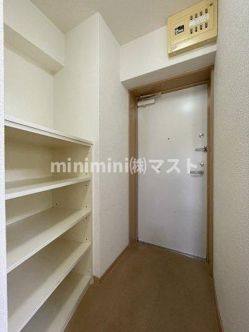 アリスマナーガーデン四天王寺の玄関