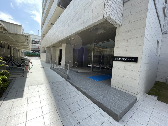 グランカーサ高井田のエントランス