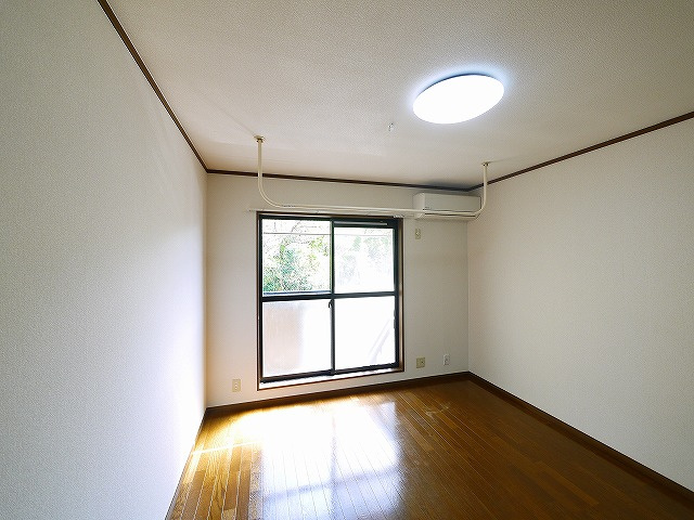 パセオ学園前の居間・リビング|ゆったり過ごせる居間です