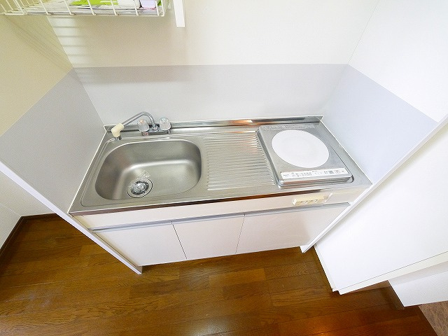 パセオ学園前のキッチン|コンパクトなキッチンで掃除もラクラク