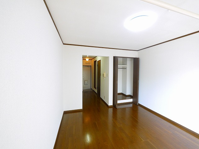 パセオ学園前の寝室|開放的な寝室です