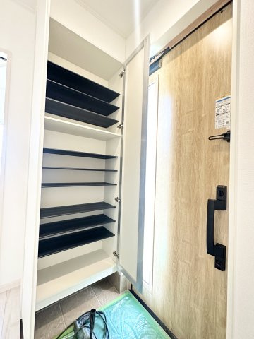 【玄関】 | 新築戸建て「南足柄市生駒」 | 玄関収納