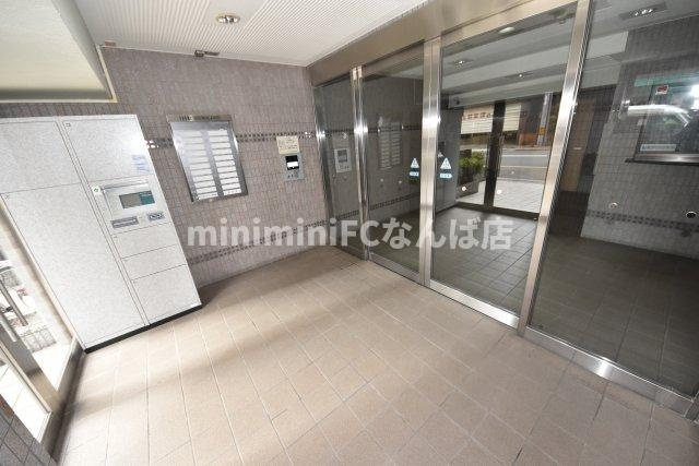 リーガル西長堀のエントランス